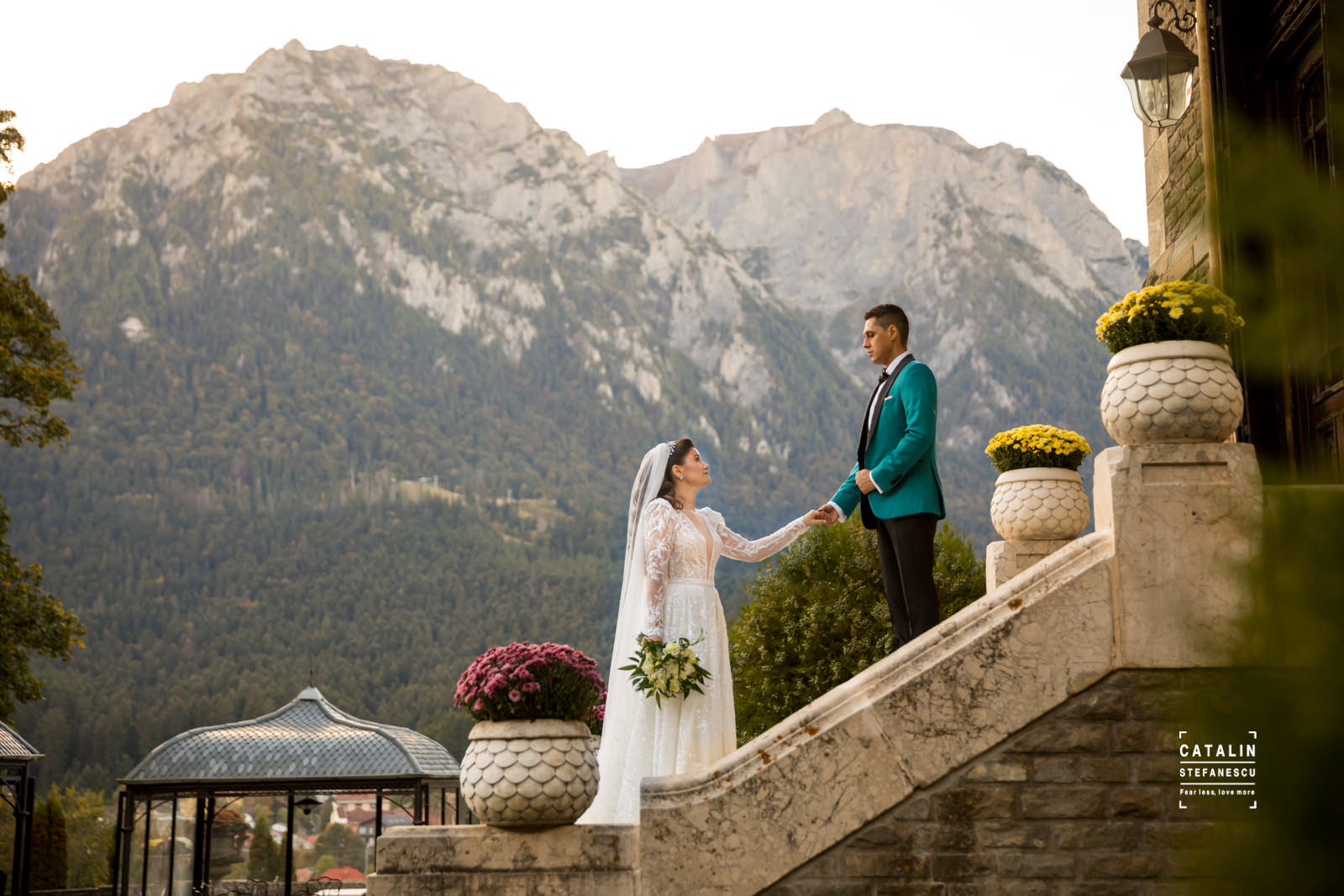Sedinta Foto Castelul Cantacuzino - Fotograf Nunta Bucuresti - Catalin Stefanescu - Trash The Dress Izabela & Florin