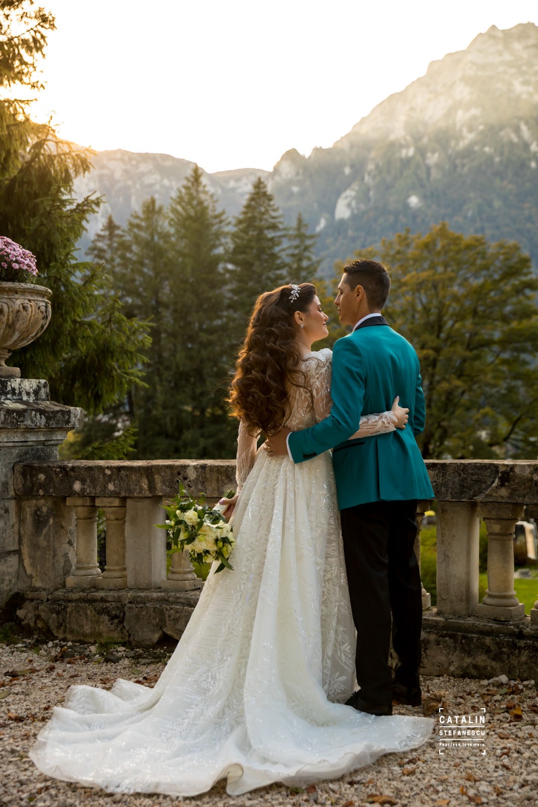 Sedinta Foto Castelul Cantacuzino - Fotograf Nunta Bucuresti - Catalin Stefanescu - Trash The Dress Izabela & Florin