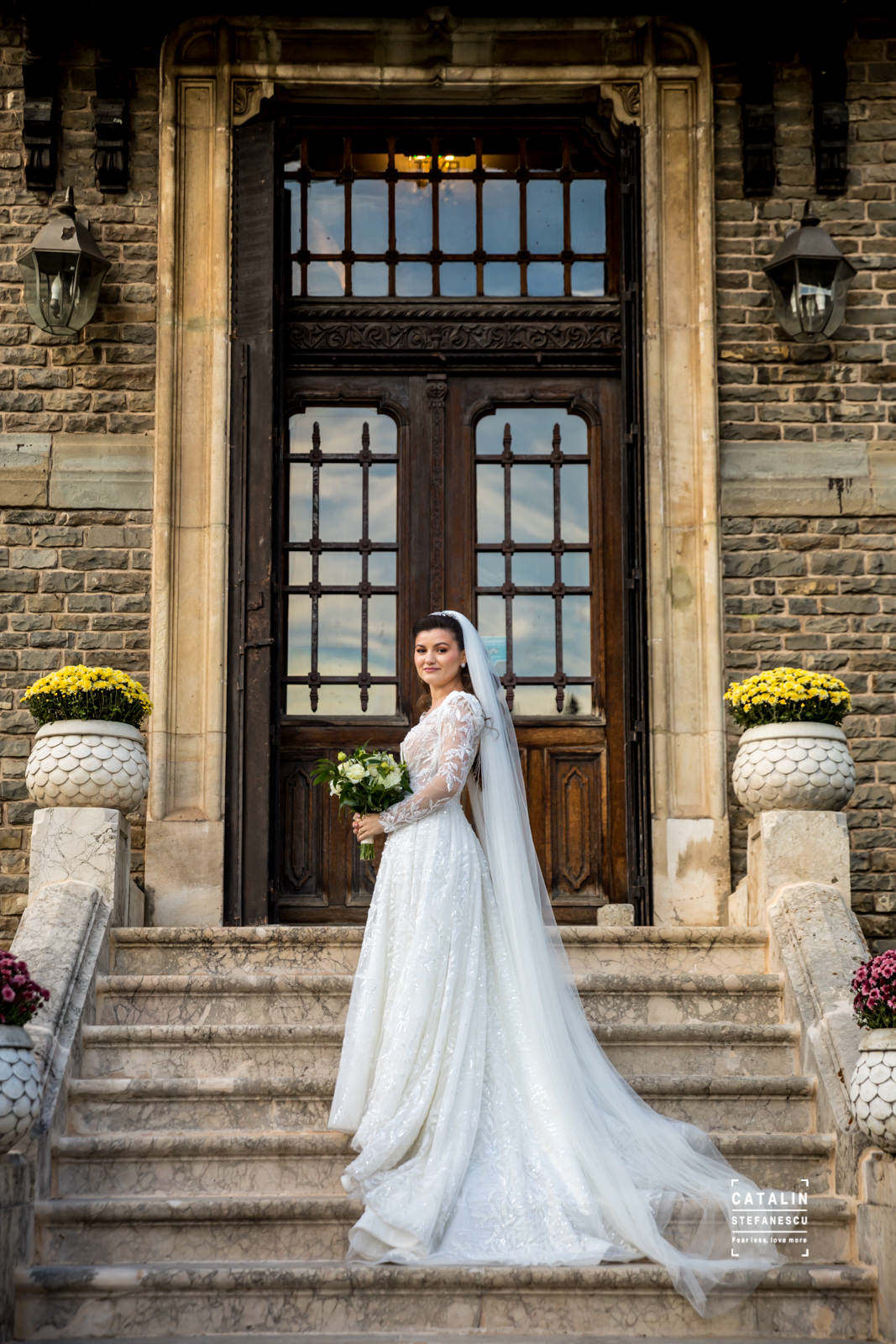 Sedinta Foto Castelul Cantacuzino - Fotograf Nunta Bucuresti - Catalin Stefanescu - Trash The Dress Izabela & Florin