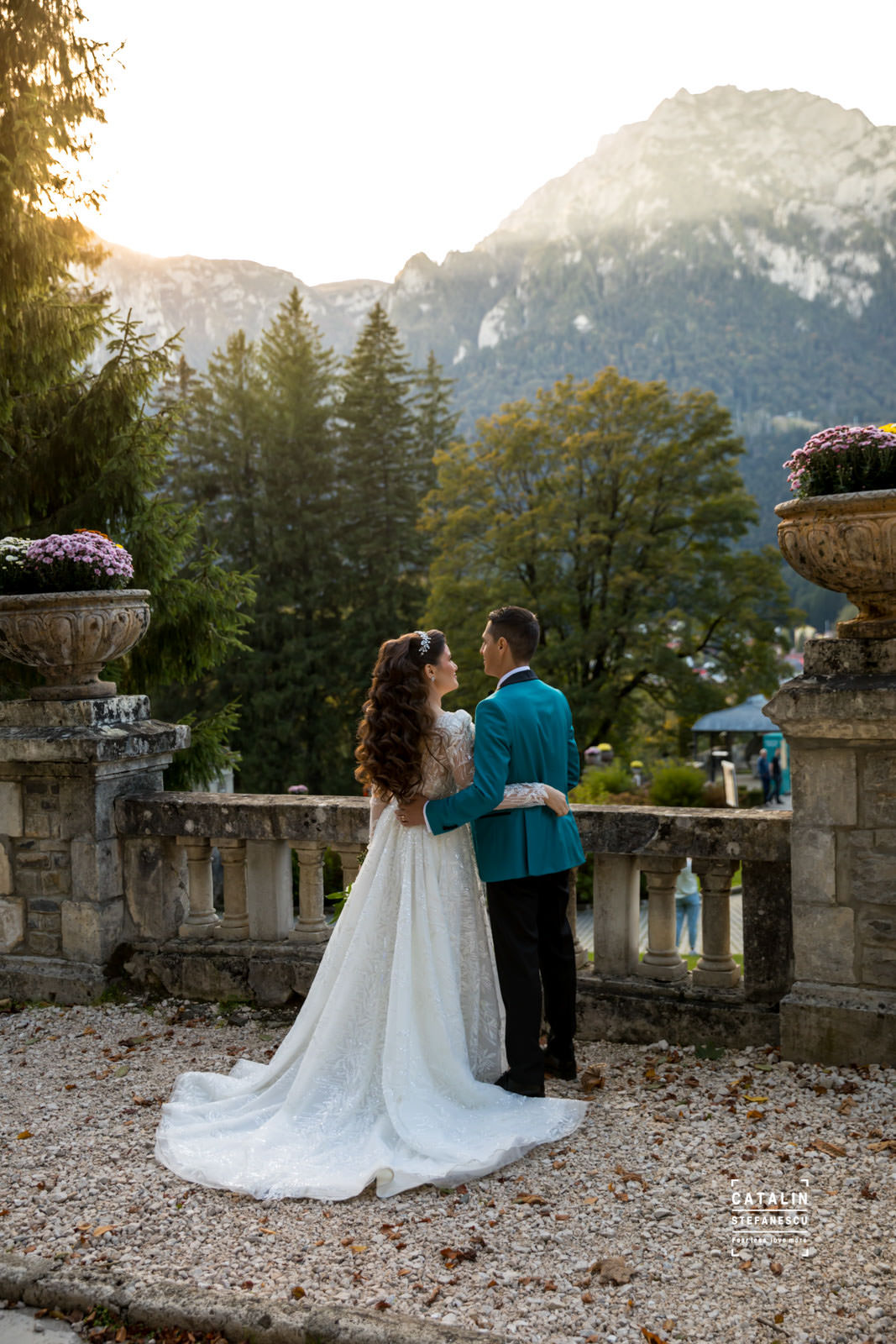 Sedinta Foto Castelul Cantacuzino - Fotograf Nunta Bucuresti - Catalin Stefanescu - Trash The Dress Izabela & Florin