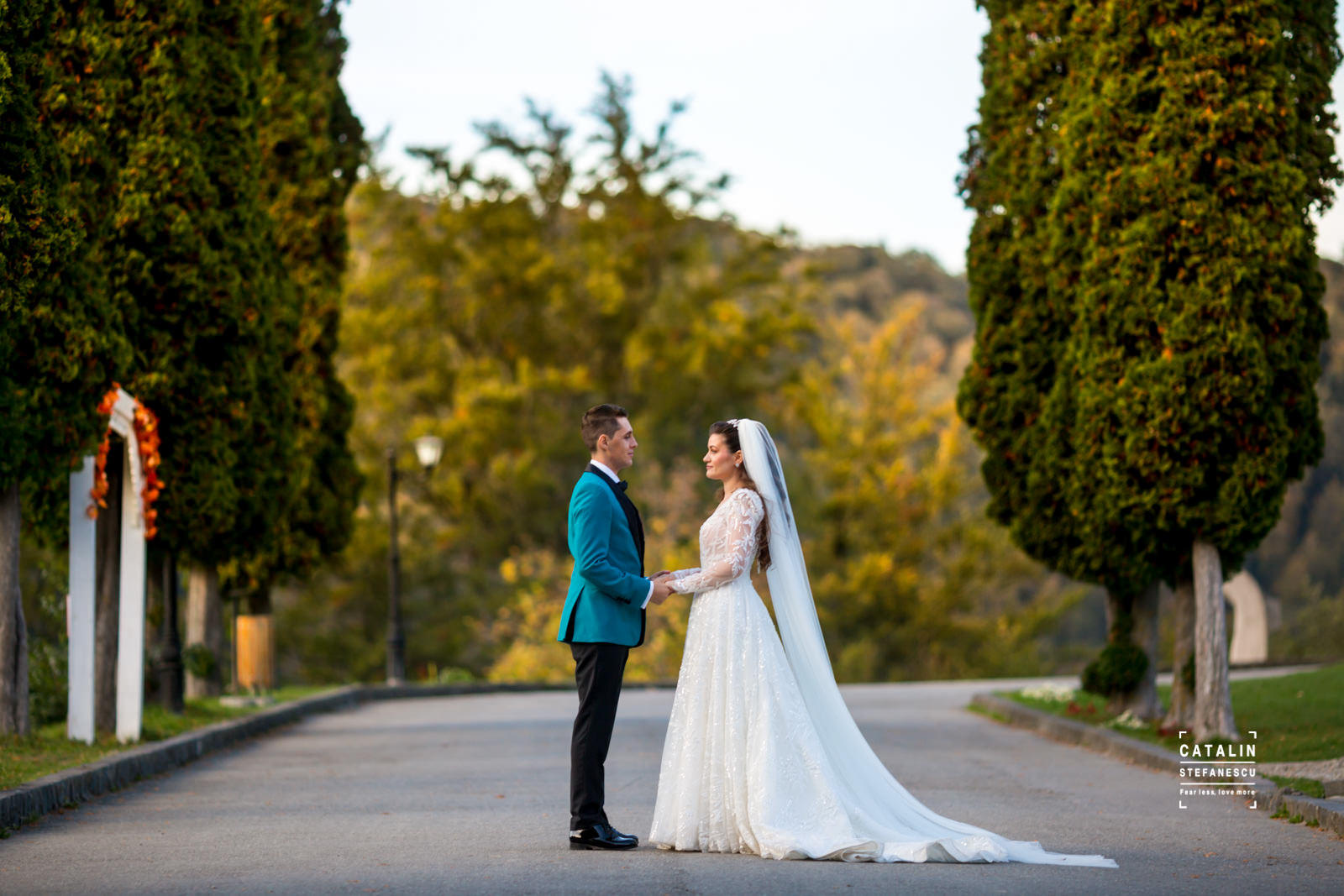 Sedinta Foto Castelul Cantacuzino - Fotograf Nunta Bucuresti - Catalin Stefanescu - Trash The Dress Izabela & Florin